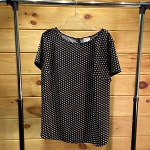 Ava & Viv 1X Black Blouse with Ivory Print